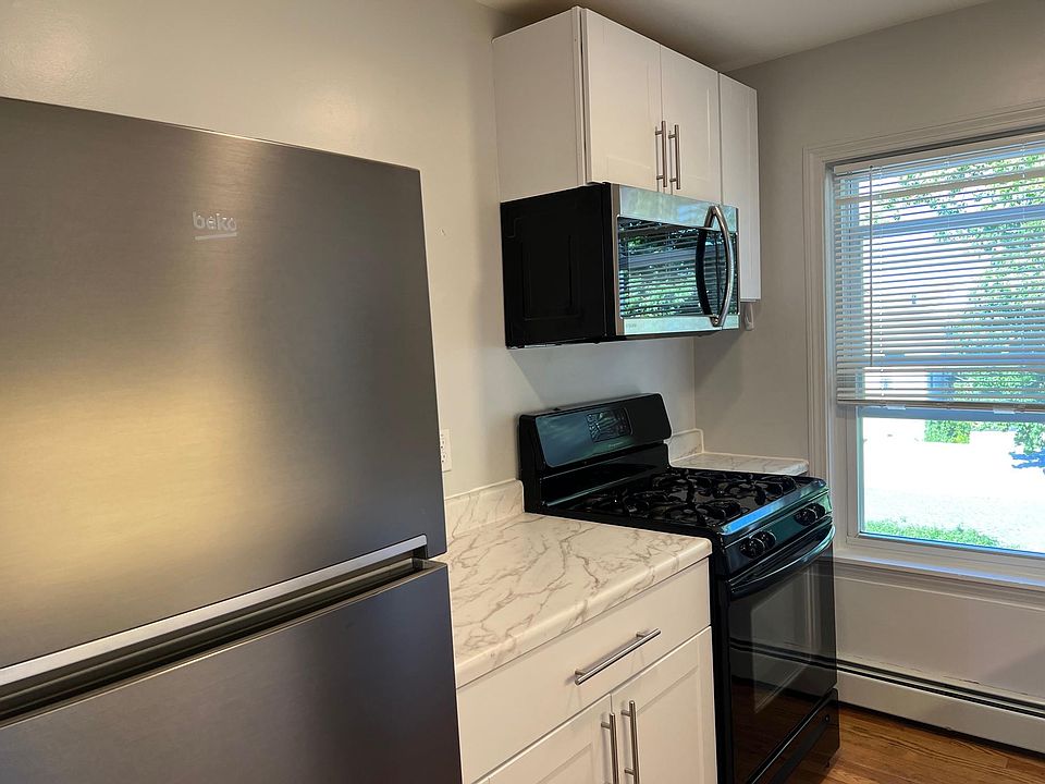 Kitchen left