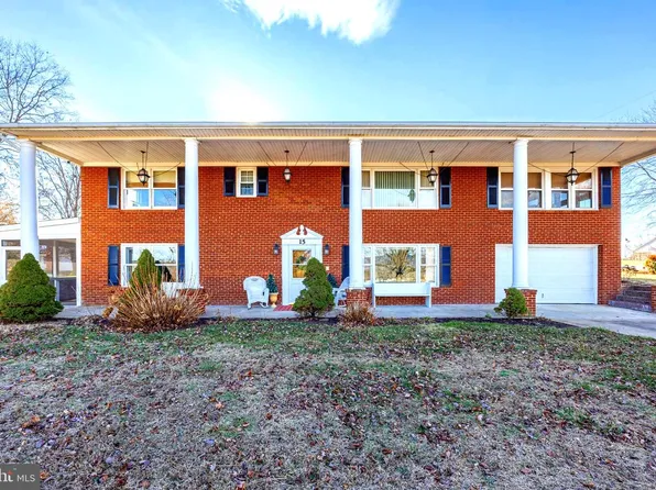 15 Painter St, Luray, VA 22835