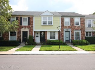 1248 Woodbridge St, Saint Clair Shores, MI 48080