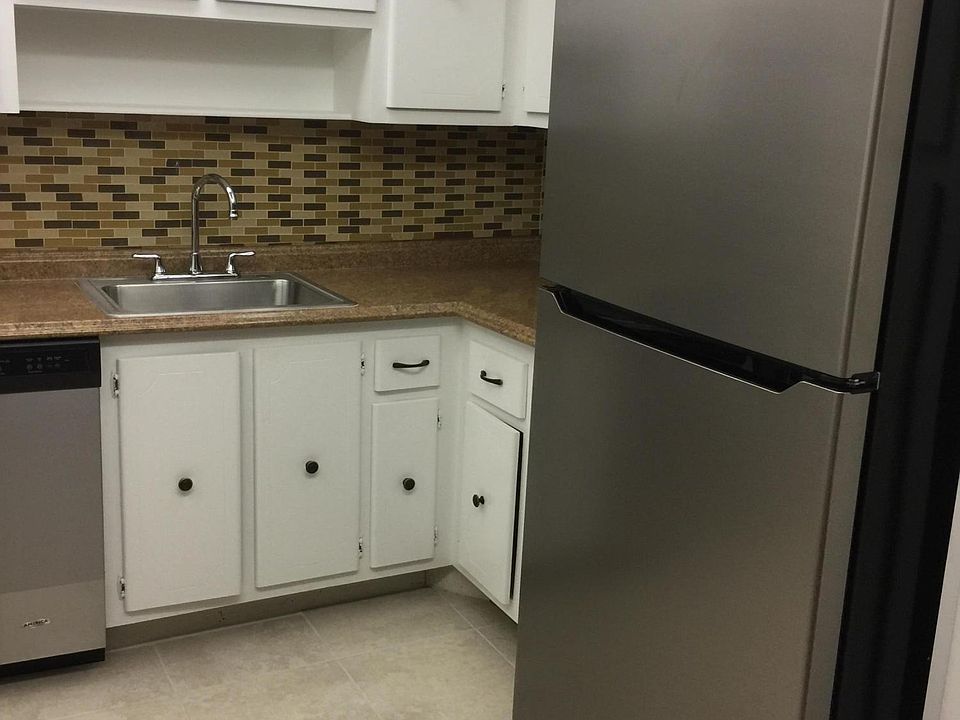 1st image of 211 Wellington A