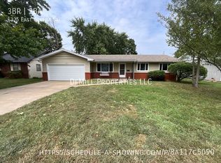 1325 E Gretna St, Springfield, MO 65804