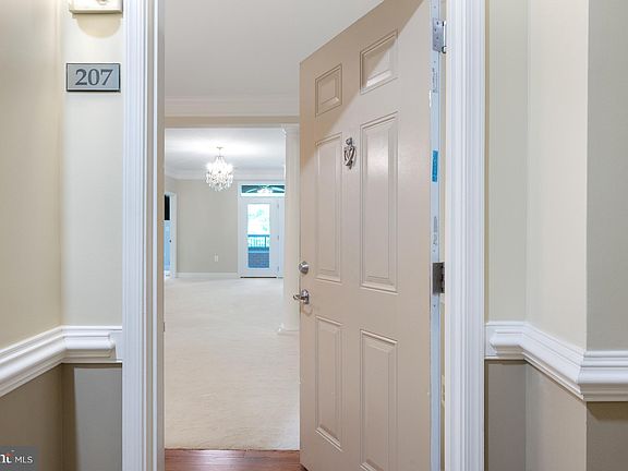 5th image of 7055 Heritage Hunt Dr APT 207