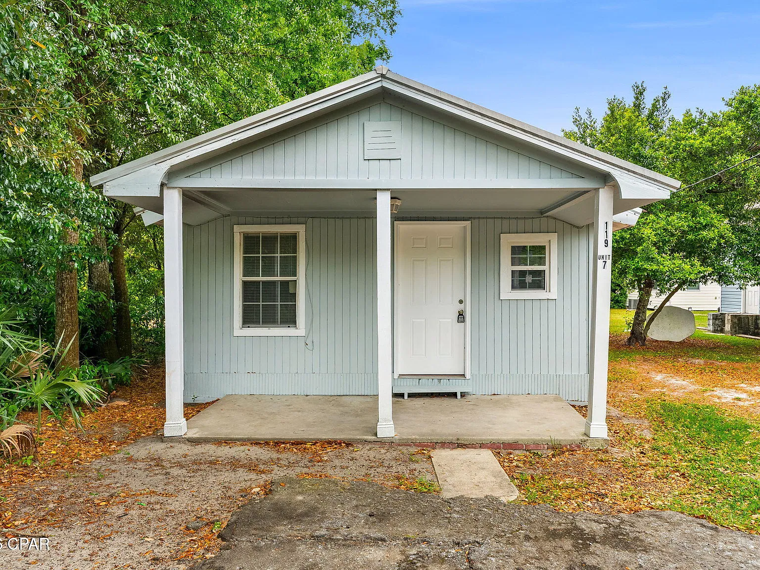 3 bed, 900 sqft, $1,000 — Photo 1