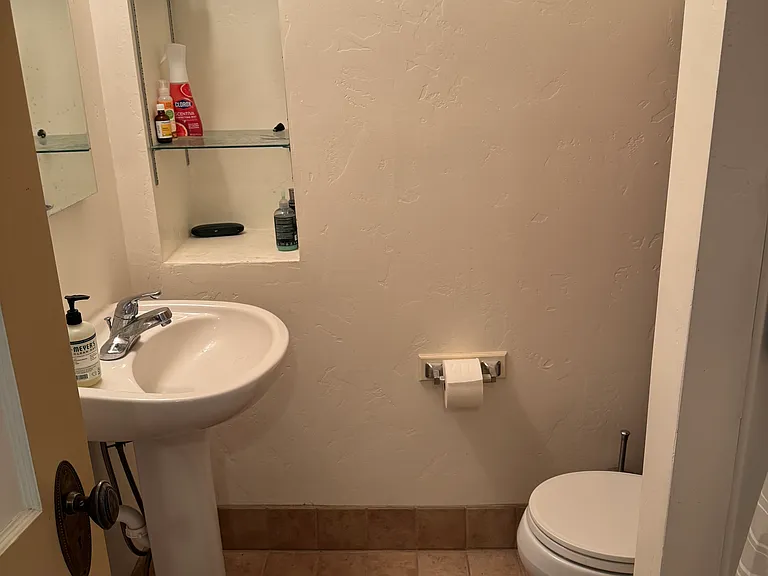 903 Bennett Ave #5 — Photo 8