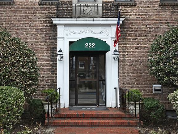 2nd image of 222 7th St #302