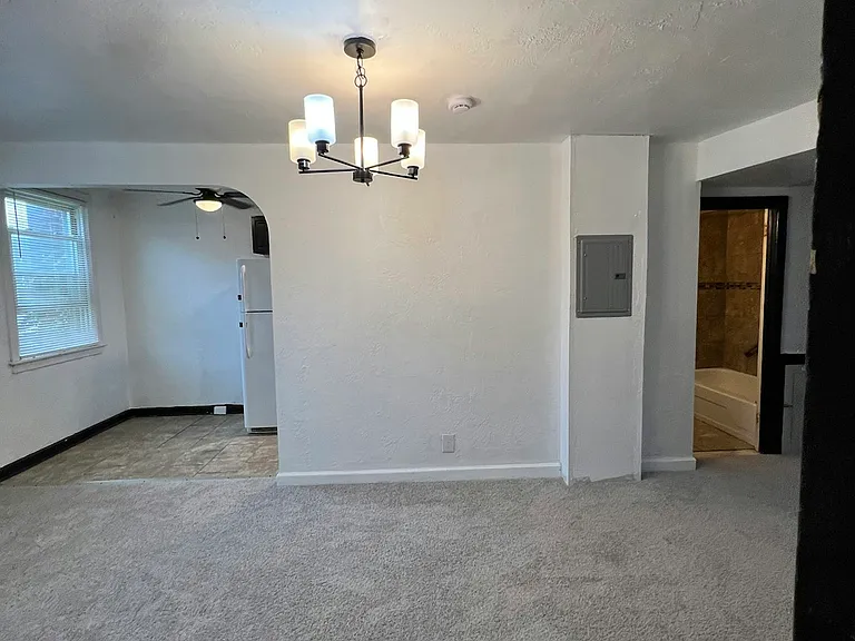399 E Cliveden St #B — Photo 10