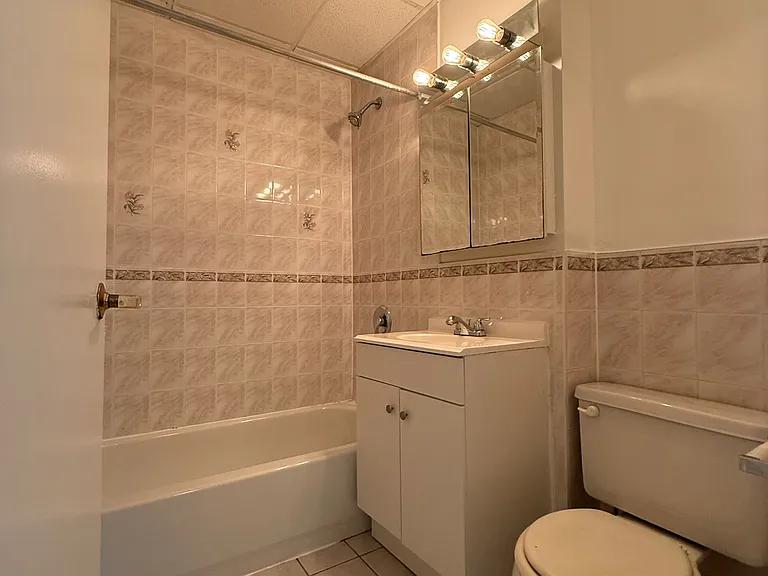 291 E 3rd St #1G — Photo 9