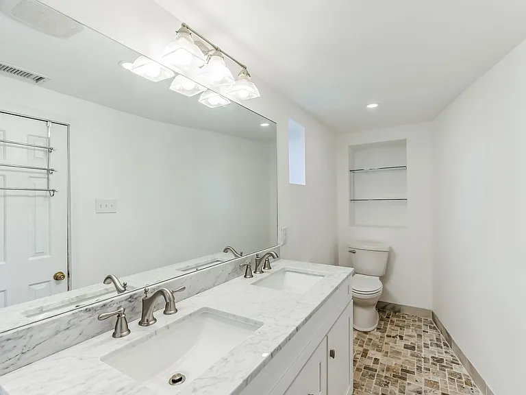 1425 N Line St — Photo 24