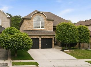 150 Davidson Blvd, Dundas, ON L9H 7N6