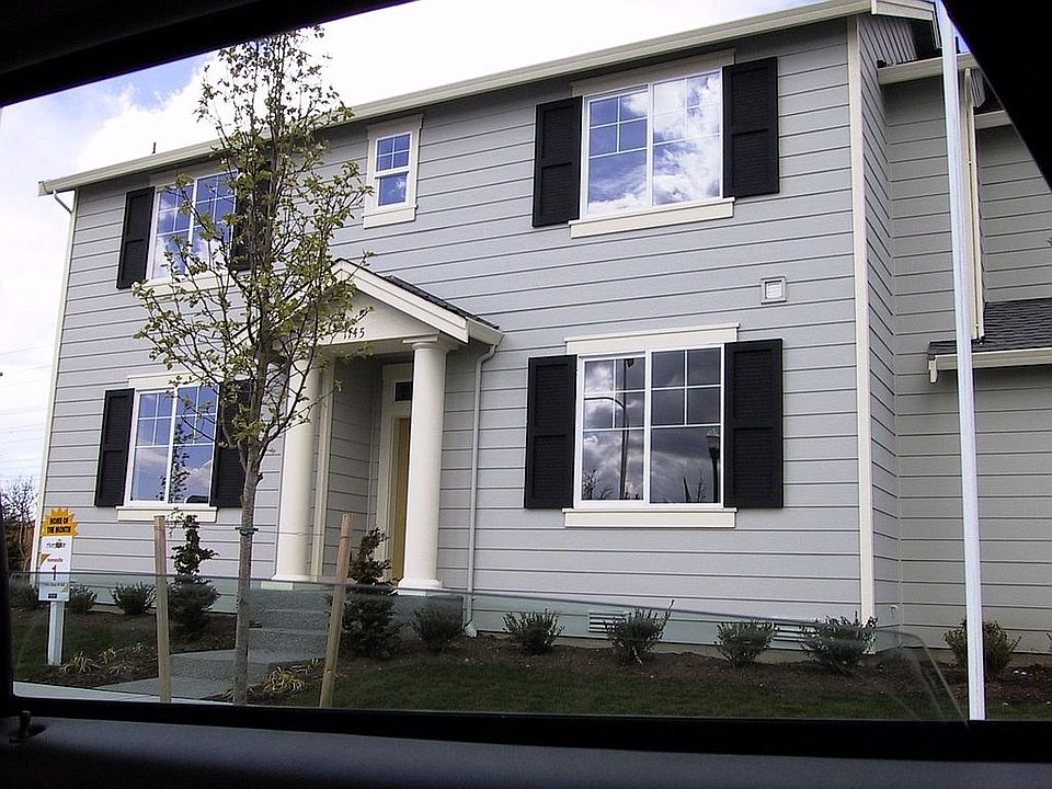 1st image of 1145 32nd Pl NE