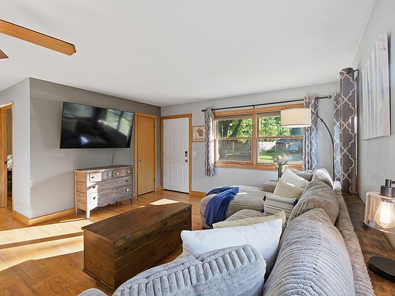 4th image of 4617 Cody Ln