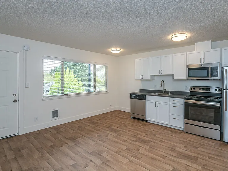 Uptown 7 Apartments — Photo 15