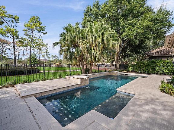 4th image of 3010 Bonnebridge Way Blvd
