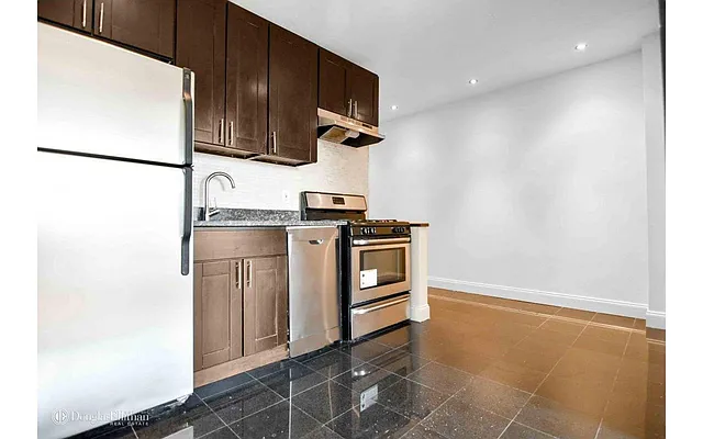 Rented by Douglas Elliman | media 29