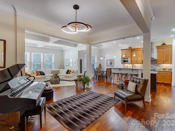 10715 Campbell Commons Way, Charlotte, NC 28277