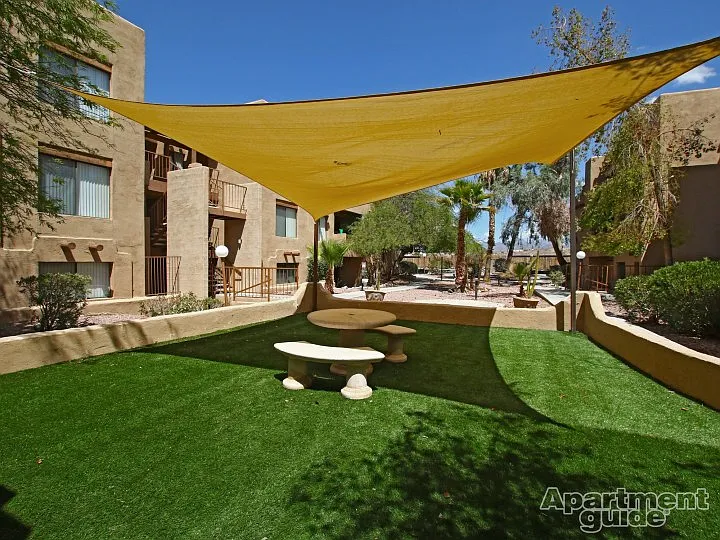 Adobe Highlands Apartments — Photo 3