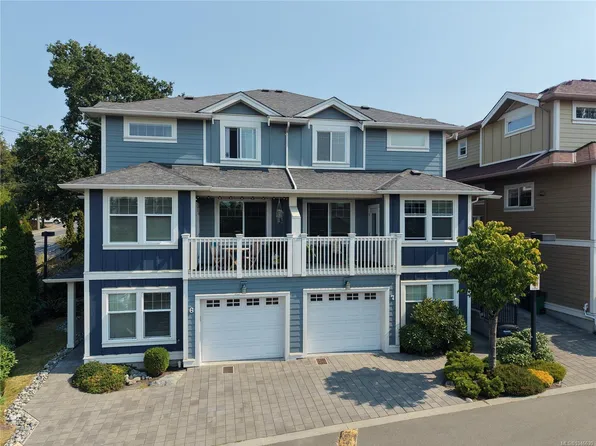 4583 Wilkinson Rd #7, Saanich, BC V8Z 5C3