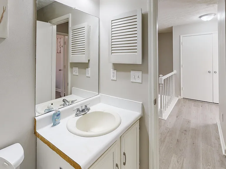 410 Lake Dylan Ct — Photo 8