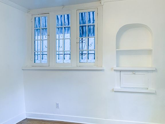 3rd image of 2107 1/2 Vine St