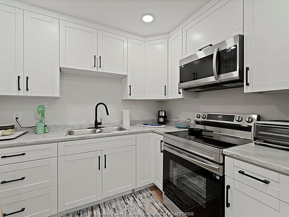 4th image of 1861 Meighen Rd #3