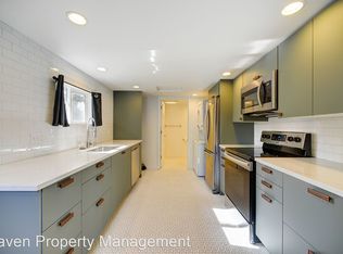 3219 44th Ave SW UNIT B, Seattle, WA 98116