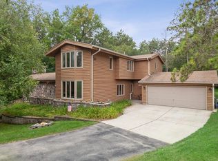 W318N1045 Huckleberry Way, Delafield, WI 53018