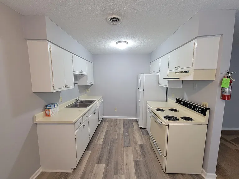 309 Somers Ave #D — Photo 4
