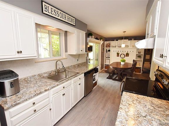4th image of 9138 Norbury Dr