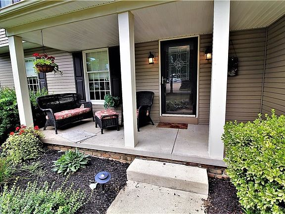2nd image of 1144 Grovewood Dr