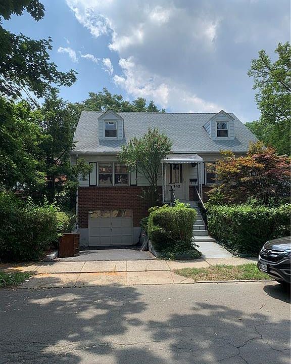 1st image of 142 Ellwood Ave