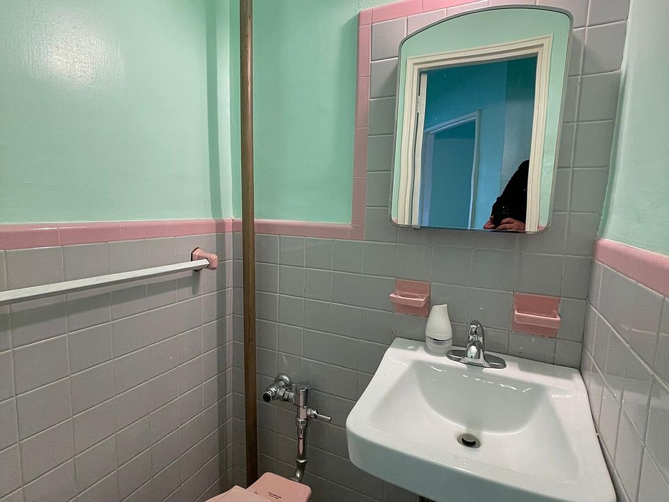 1st image of 4217 Bedford Ave Floor 2