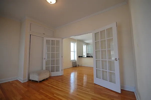 Rented by City Connections Realty | media 4