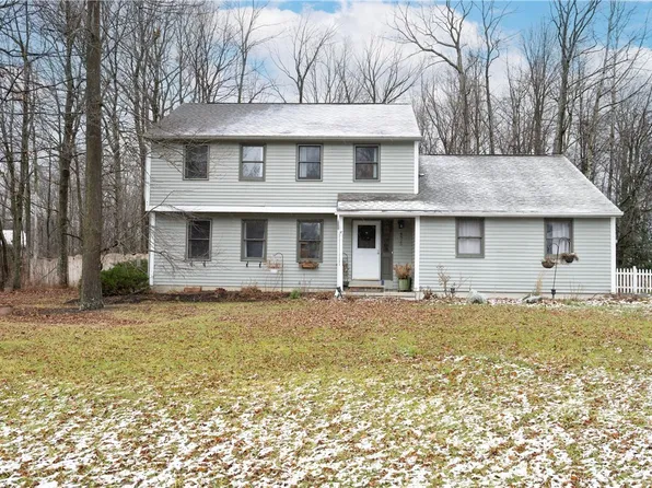 4825 Limehill Dr, Syracuse, NY 13215