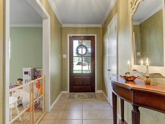 3rd image of 3555 Crestwood Dr