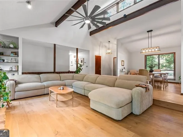 5221 W Jones Bridge Rd, Peachtree Corners, GA 30092