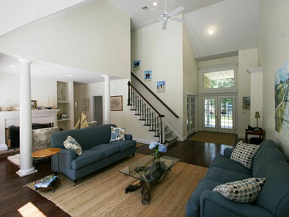 3rd image of 22 Sea Farm Ct