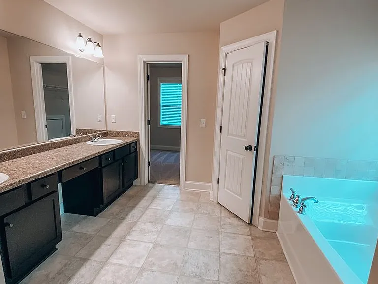 1532 Middleton Dr — Photo 13