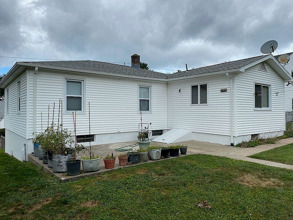 2nd image of 781 Washington Avenue Ext