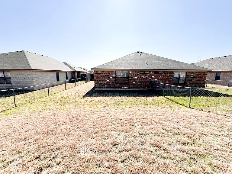 1303 Nicholas Cir #B — Photo 34