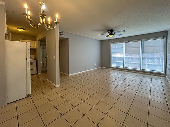 4th image of 1124 Woodruff Ave #8