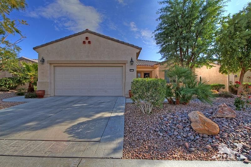 1st image of 40310 Calle Loma Entrada