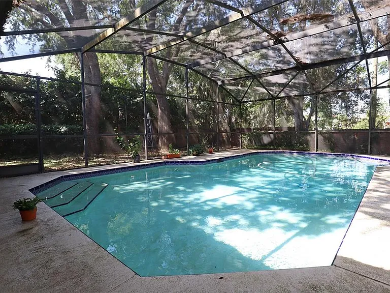 5722 Bay Side Dr — Photo 3