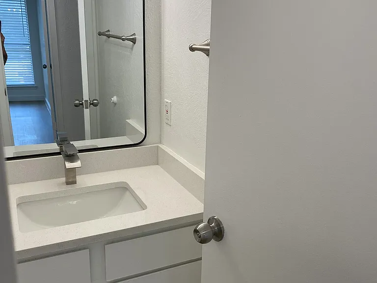St. Edwards Place Apartments — Photo 9