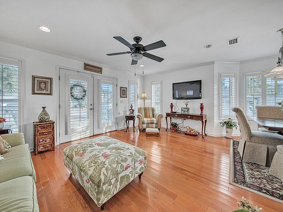 5th image of 213 Ponce De Leon St