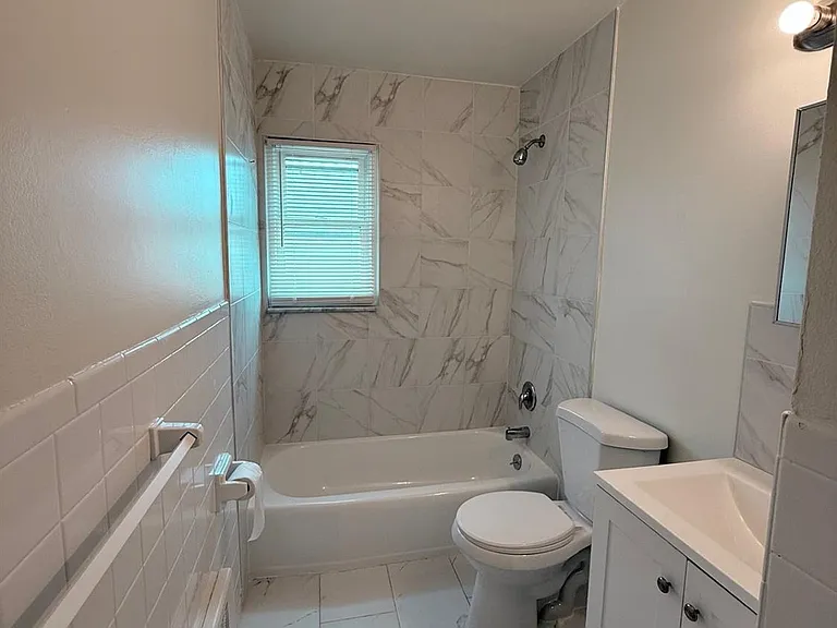 260 Loring Ave #3B — Photo 2