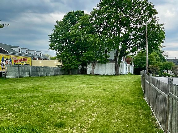 3rd image of 131 Main St