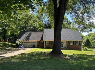 2701 Castes Dr, Pfafftown, NC 27040
