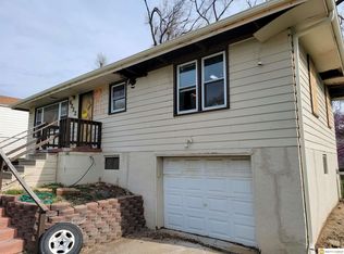 5323 P St, Omaha, NE 68117