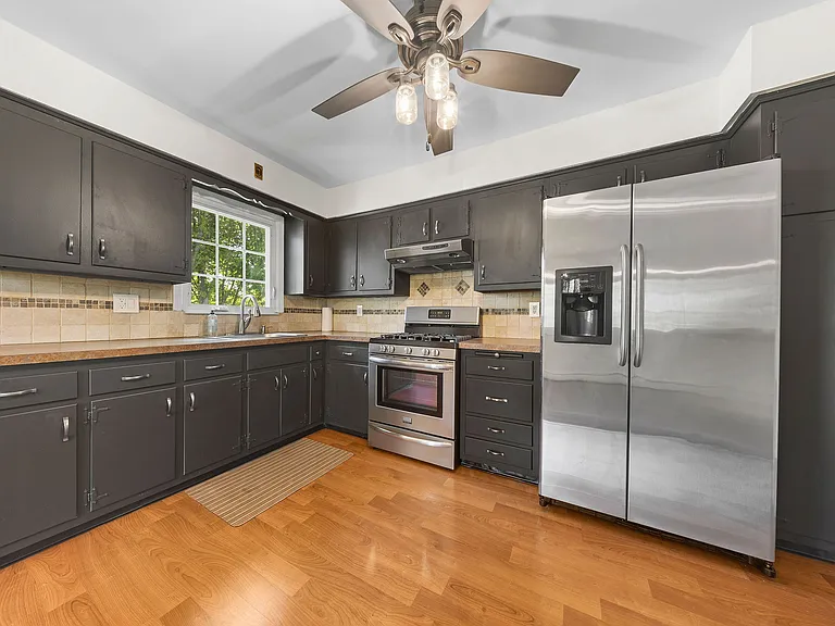 180 S Prospect Ave #2 — Photo 5