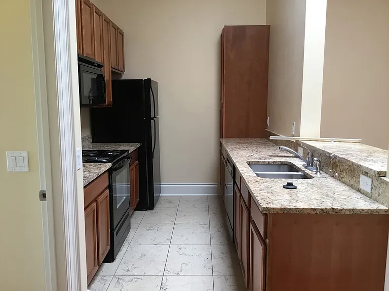 401 N Brady St — Photo 13